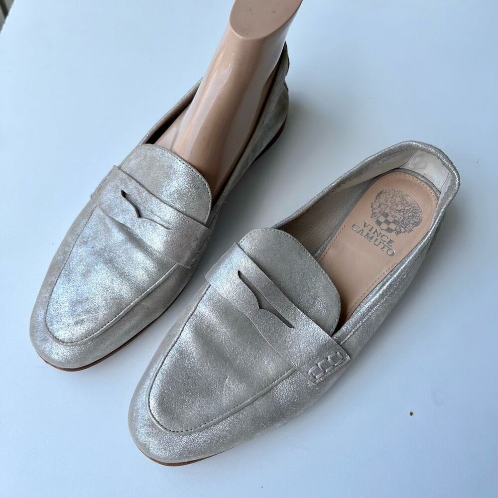 Vince Camuto VC-Macinda Sandy Silver Suede Loafers 8M, Coastal Prep